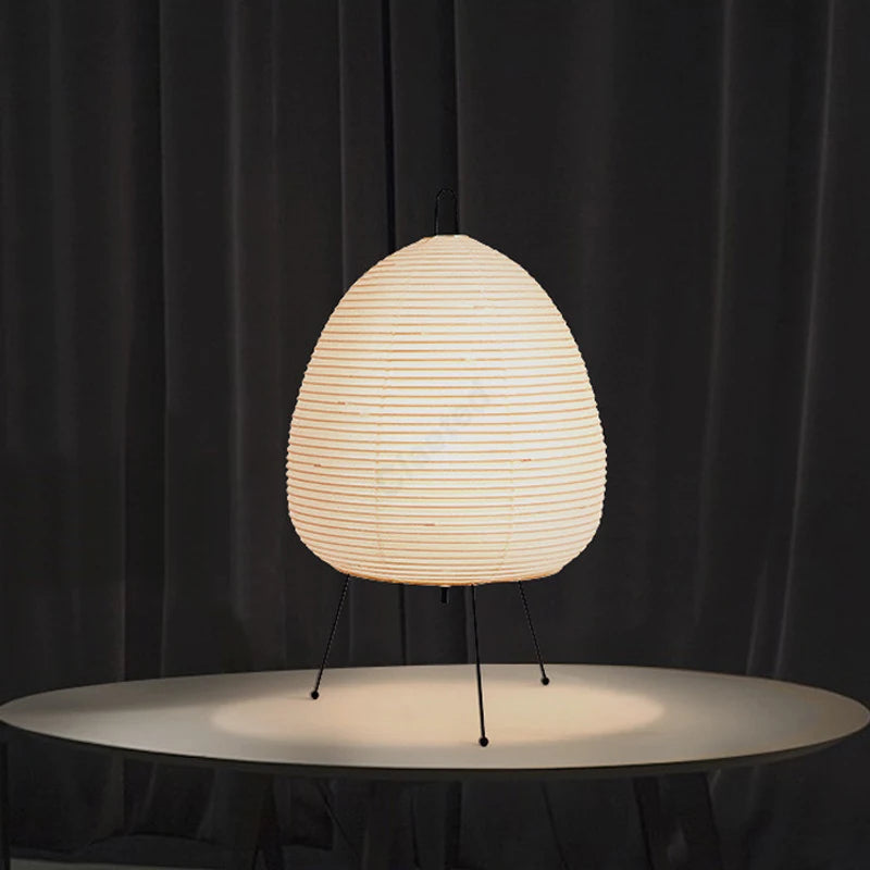 Japanische Designer Tischlampe im Akari Noguchi Yong Stil