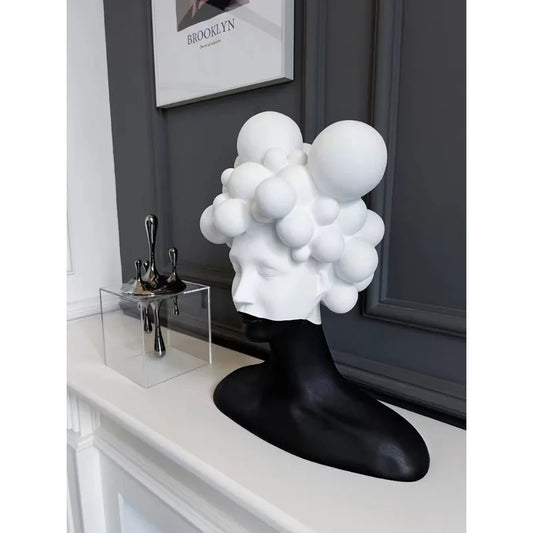 Modern Art Figur "womens bubble head"