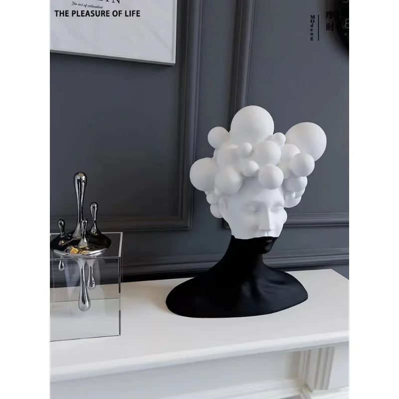 Modern Art Figur "womens bubble head"